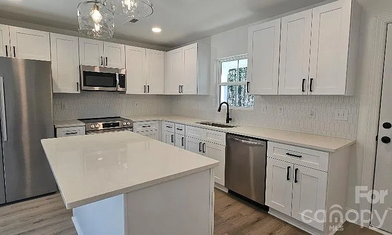 382 W Moore Ave #A — Photo 3