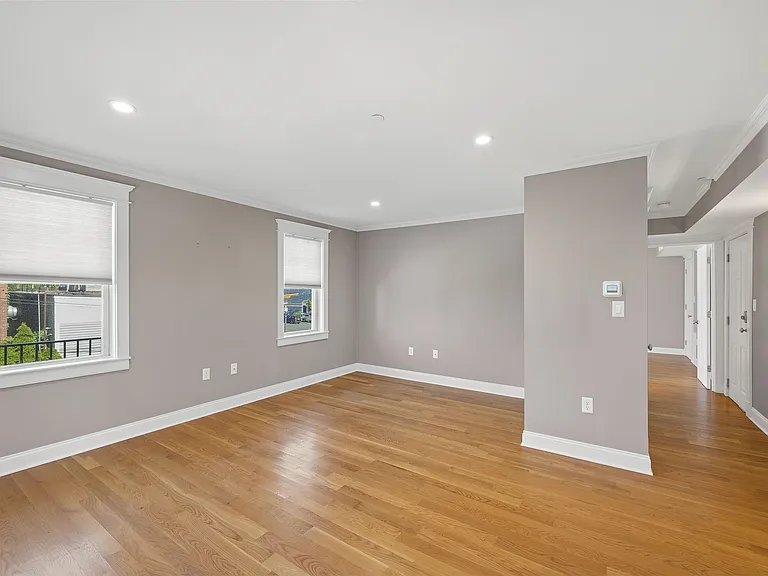25 Howland St #3 — Photo 5