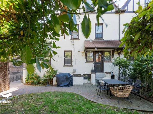 116-33 Union Turnpike image 38 of 40