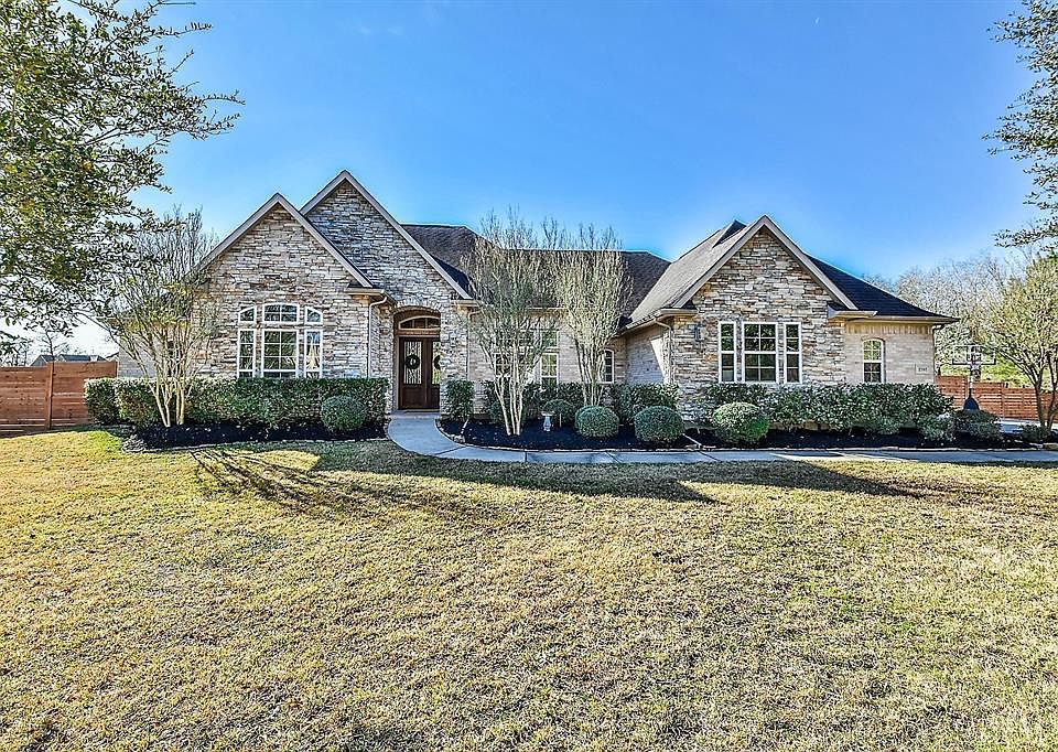 This newly remodeled single story home nestled on a peaceful park-like 1.3 acres at the end of a quiet cul-de-sac is an absolute must see!