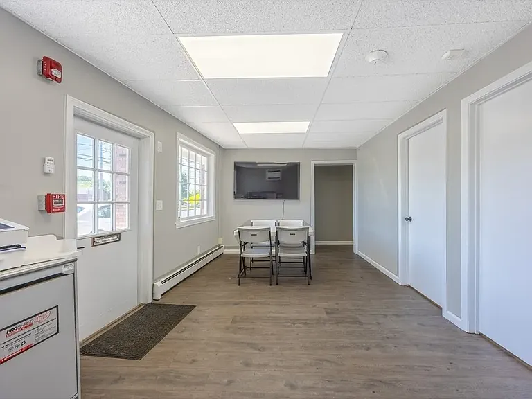 318 Newton St #1 — Photo 11