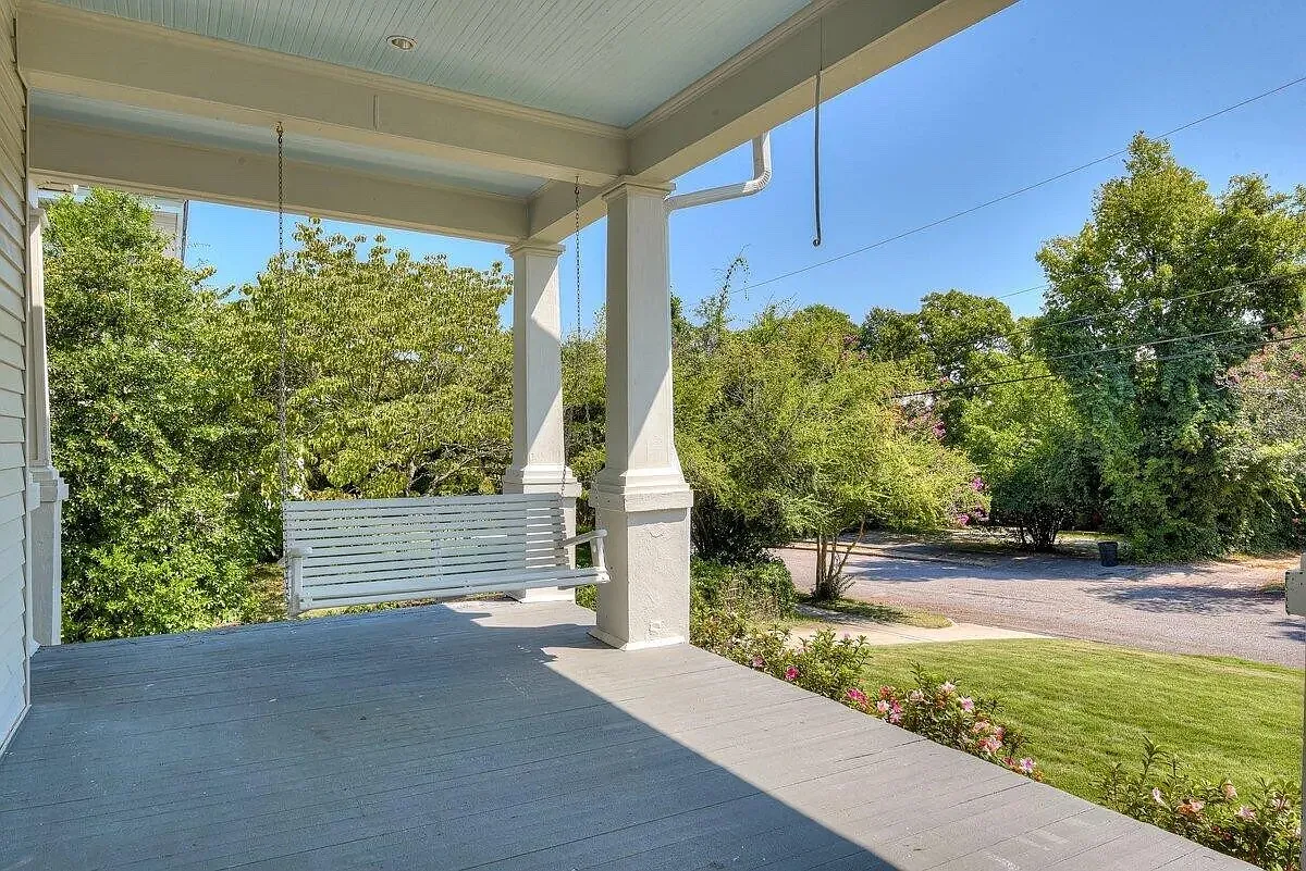 1 bed, 900 sqft, $1,700 — Photo 2