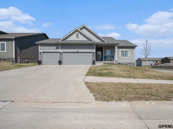 16604 Weber St, Bennington, NE 68007