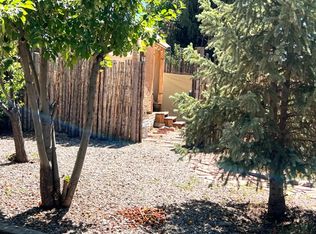 104 Velasquez, Taos, NM 87571