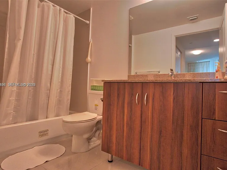 601 NE 23rd St #1004 — Photo 11
