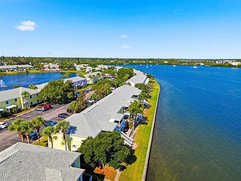 201 Pompano Dr SE #C — Photo 48