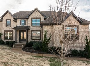 218 Crooked Creek Ln, Hendersonville, TN 37075