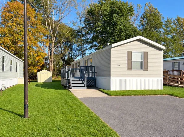 110 Stonehedge Dr, Weedsport, NY 13166