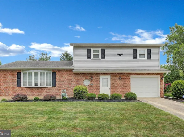 430 Pawnee Dr, Mechanicsburg, PA 17050