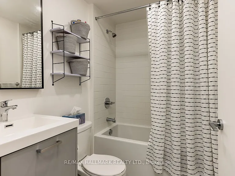 385 Osler St #306 — Photo 14