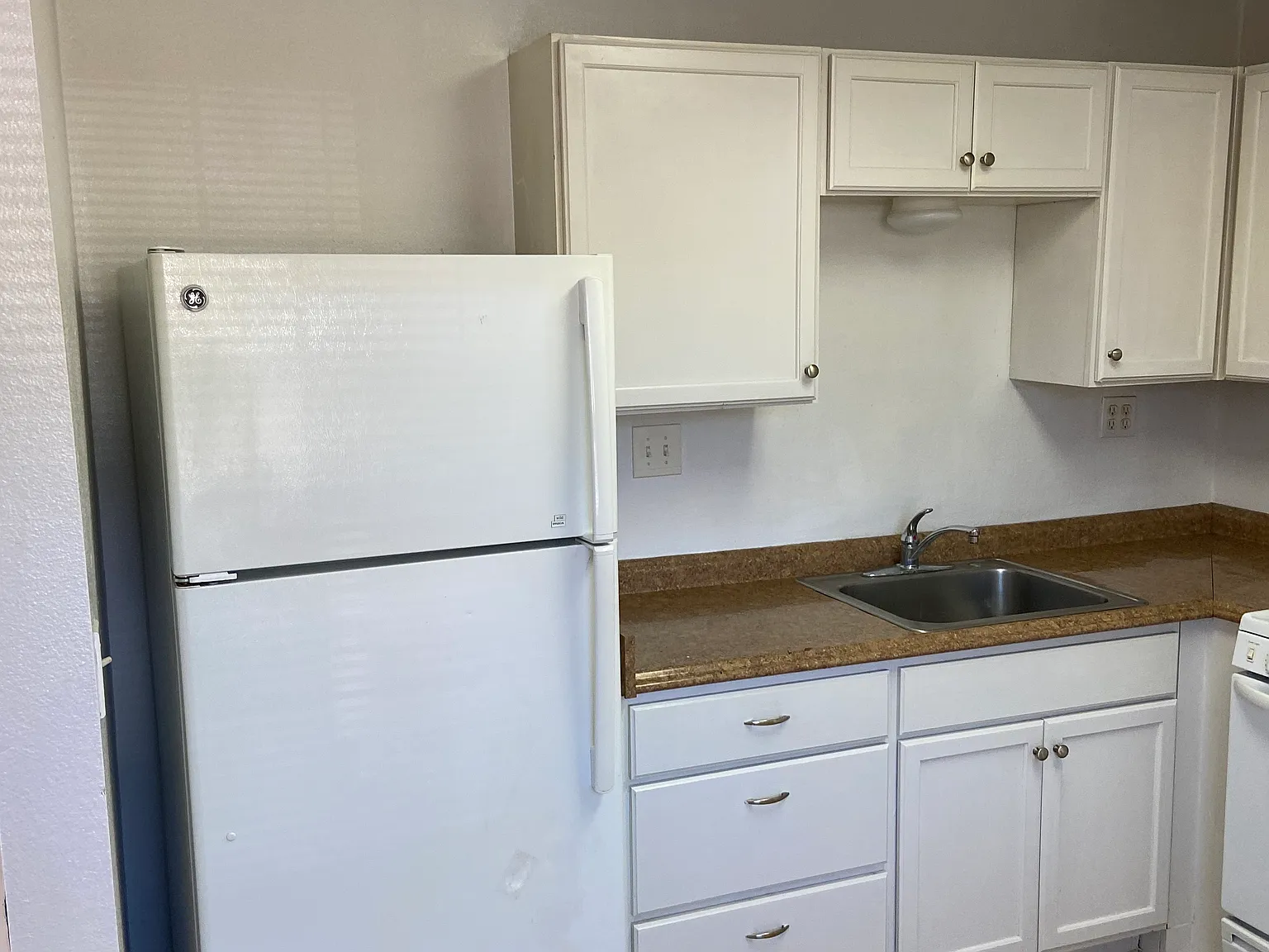 2 bed, 10 sqft, $1,200 — Photo 2