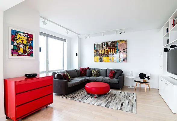 Rented by BLU Real Estate | media 20