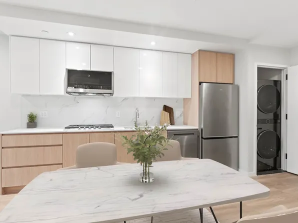 1054 41st Street image 6 of 10