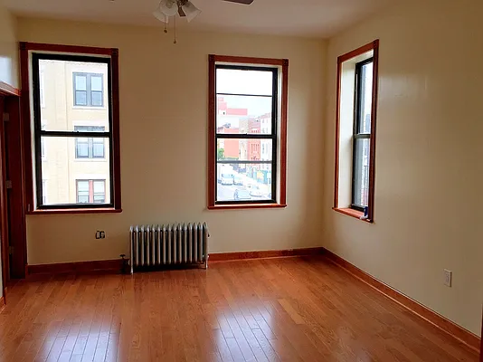 Rented by Rapid Realty Cobble Hill | media 102