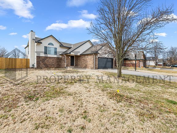 2nd image of 215 Peachwood Dr