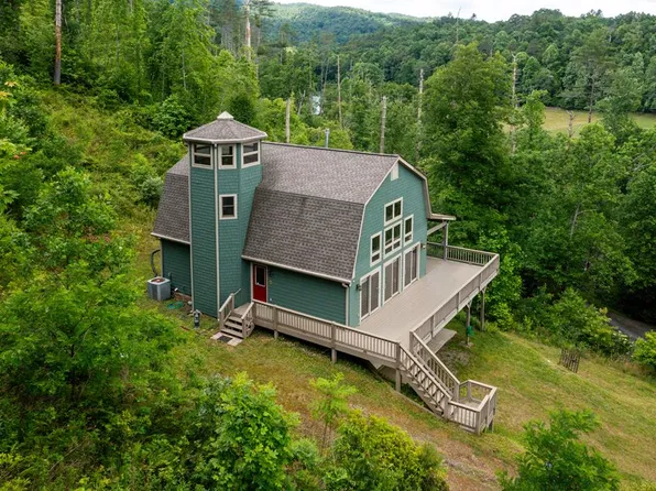2869 Sweetwater Bnd, Hayesville, NC 28904