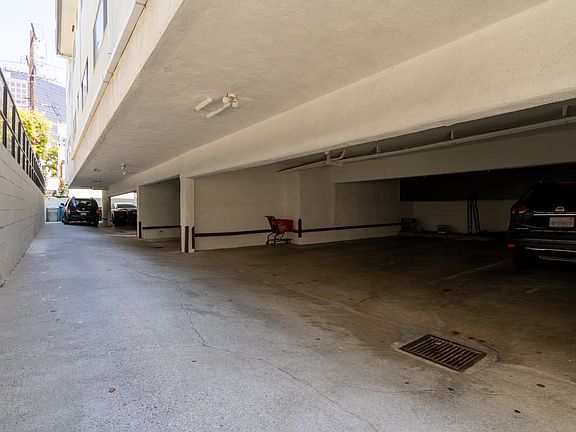 3rd image of 220 S Gale Dr APT 11