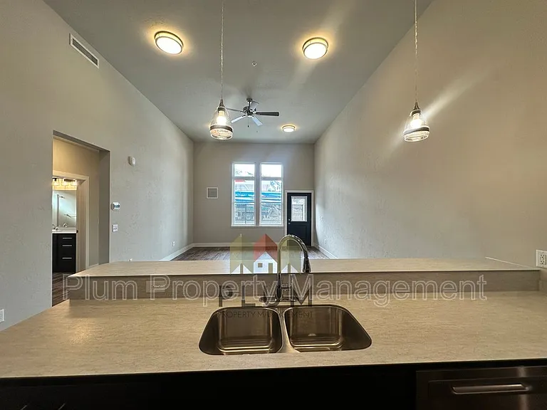 425 Michigan Ave #107 — Photo 8