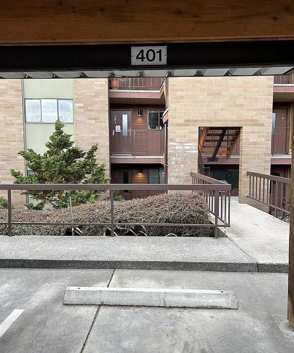 La Villa Apartments