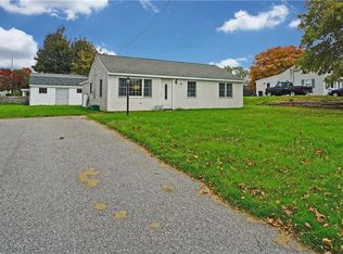 34 Sweeney Ln, Bristol, RI 02809