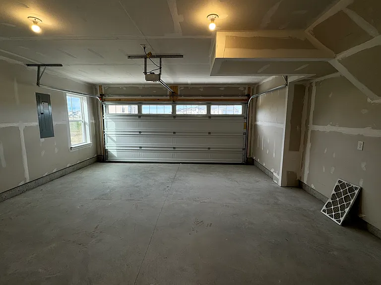 2214 Winterberry Ln — Photo 5