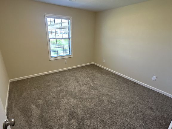 4th image of 204 Kerr Way #B