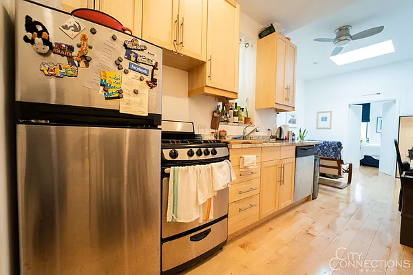 Rented by City Connections Realty | media 12