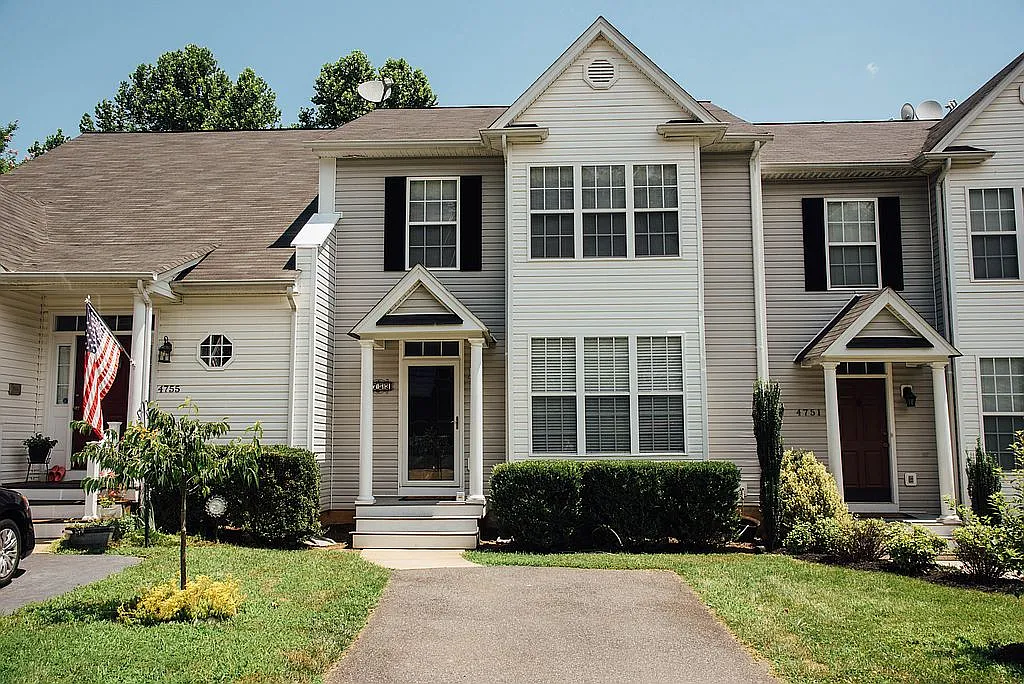 4753 Bluejay Way photo 1