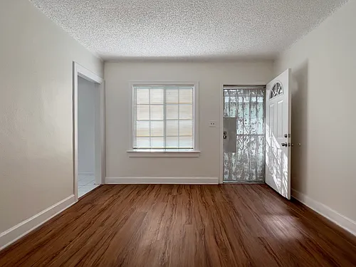 1164 N Loma Vista Dr Photo 1