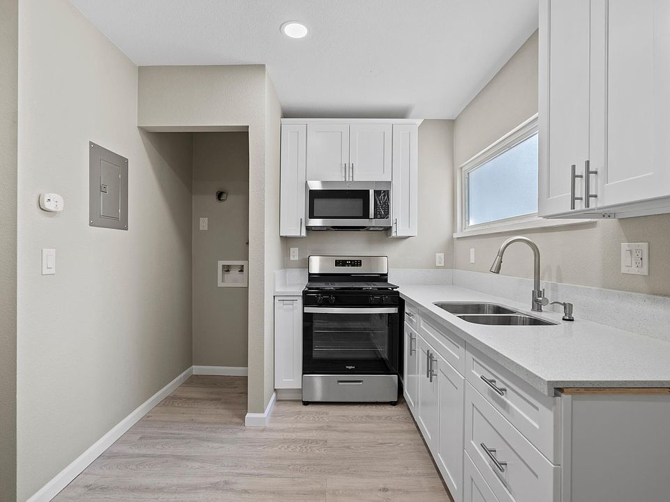 1st image of 1111 W Avenue J10 #1/2
