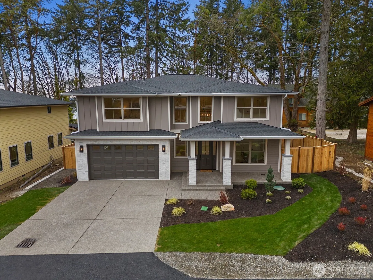 424 Stevens Street photo 1