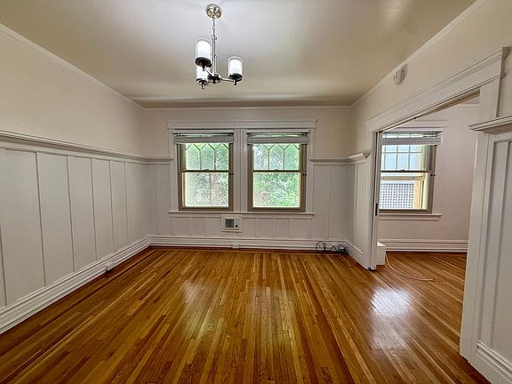 5th image of 900 Powell St APT 4