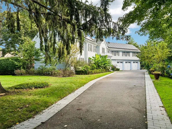 1325 Harbor Road, Hewlett Harbor, NY 11557