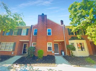 877 Lenox Oaks Cir NE, Atlanta, GA 30324