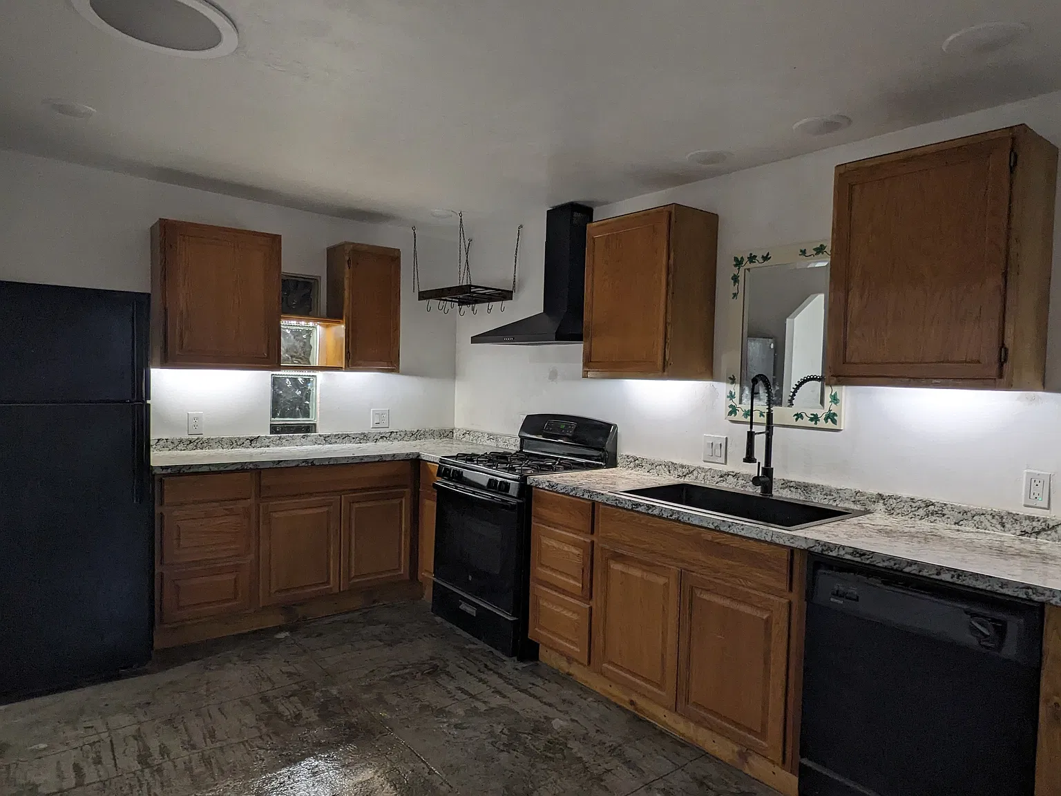 1 bed, 650 sqft, $1,100 — Photo 1