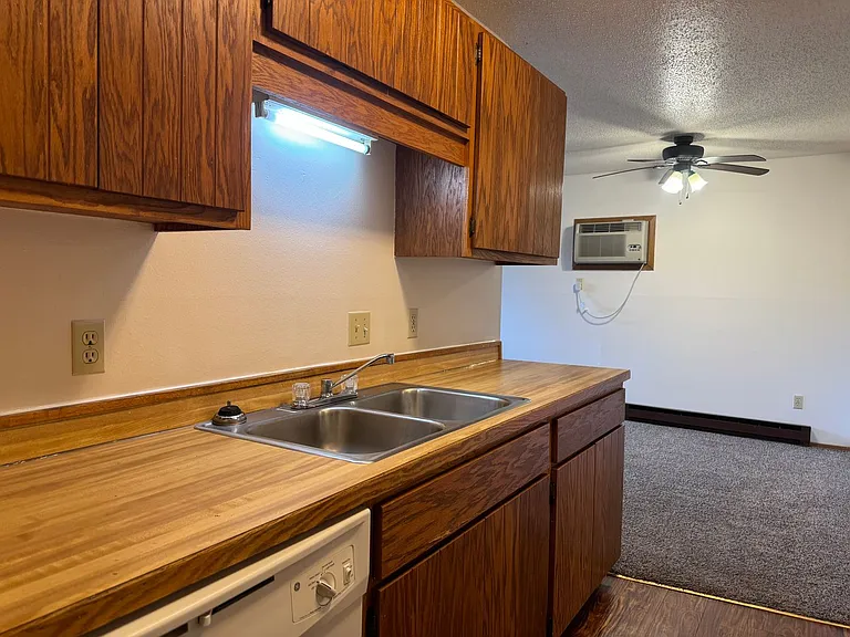 Gatewood Apartments — Photo 37