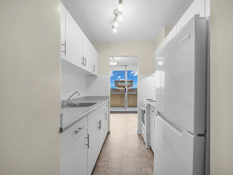 700 Hamilton St — Photo 13