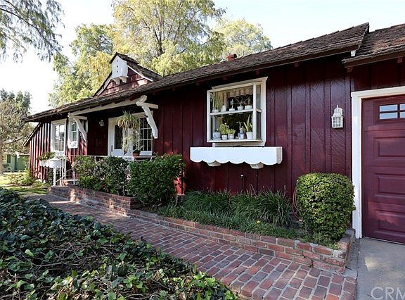 4th image of 8119 Calmosa Ave