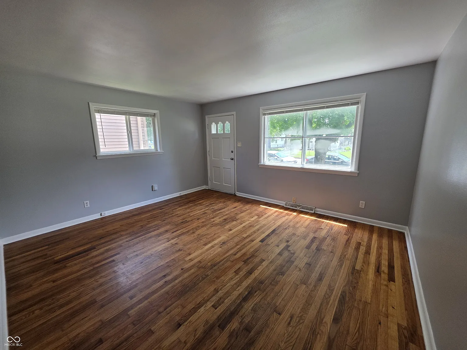 2 bed, 1.0 bath, 880 sqft, $1,200 — Photo 3