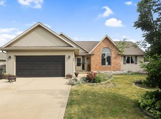 404 Allison Dr, Tolono, IL