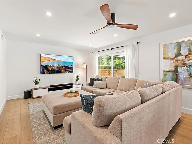 24701 Nympha Dr — Photo 29