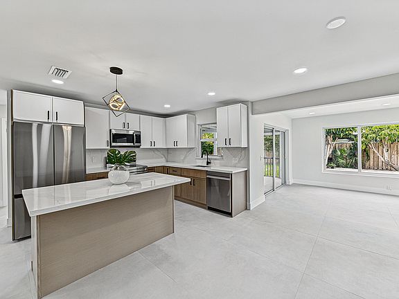 2nd image of 350 NE 42ND Street