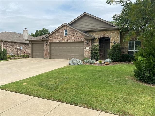 1st image of 2021 Fairmount Park Dr