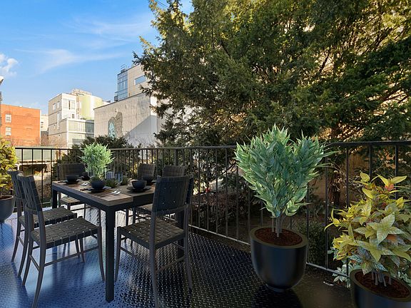 3rd image of 141 Bedford Ave #2