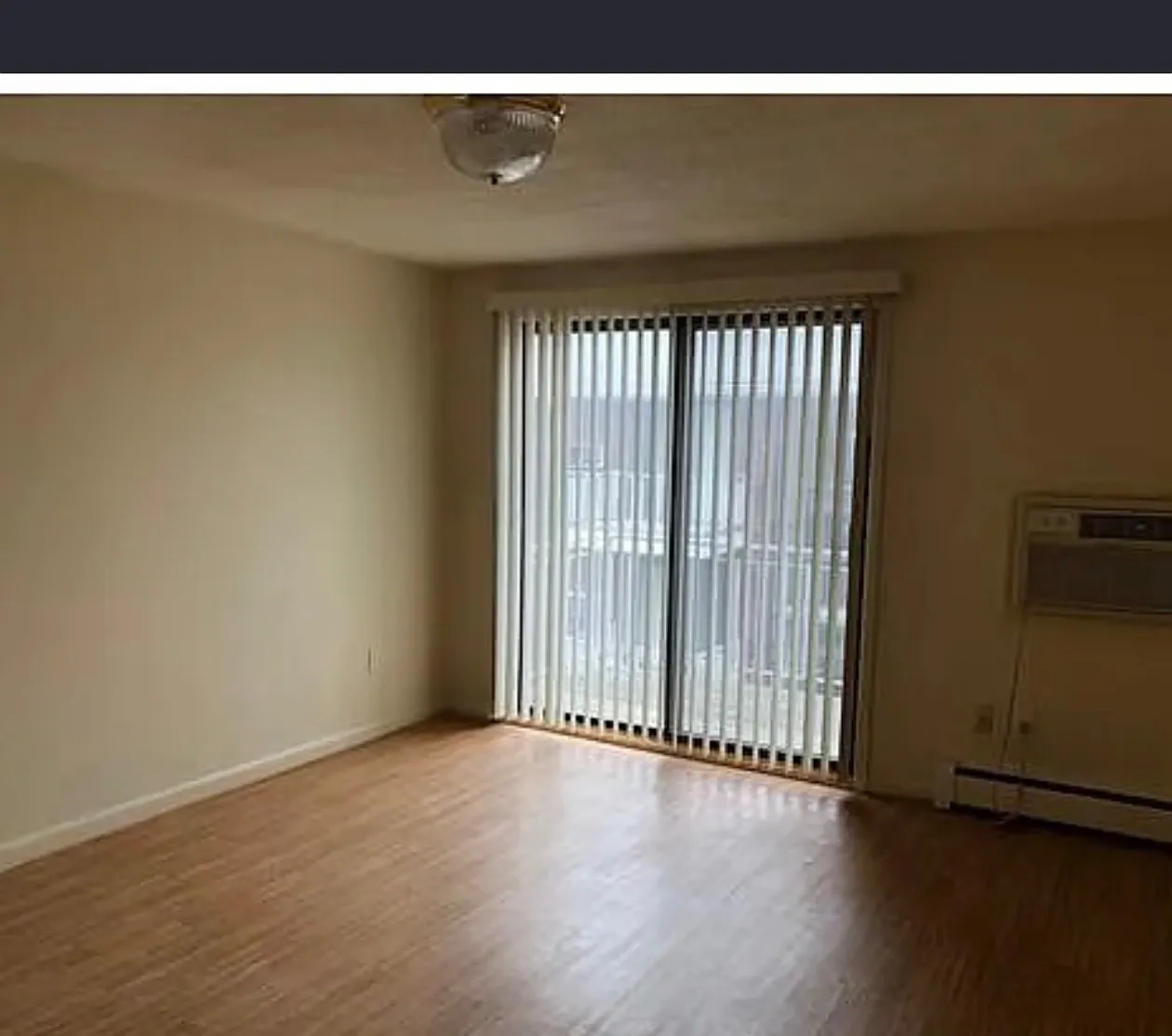 2 bed, 800 sqft, $1,900 — Photo 1
