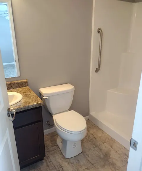 915 N Riverside Dr #1 — Photo 15