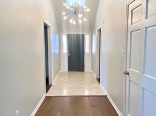 1308 W 94th Ct, Kansas City, MO 64114