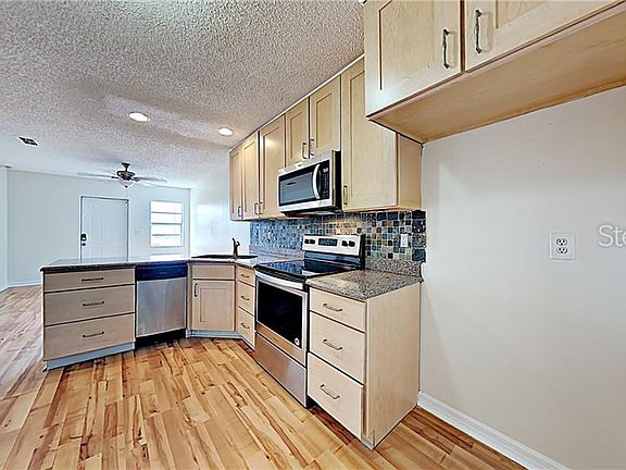 4th image of 2826 E Corrine St