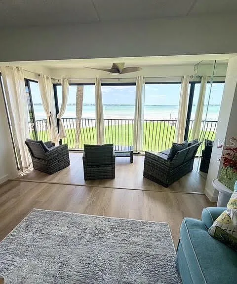 865 S Gulfview Blvd #202 — Photo 2