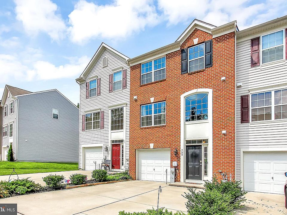 1st image of 735 English Ivy Way